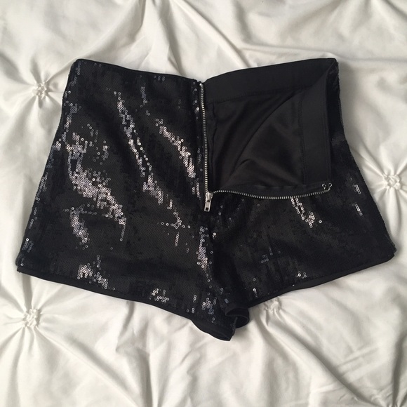 Forever 21 Black Sequin Hi Rise Mini Shorts - Picture 6 of 7